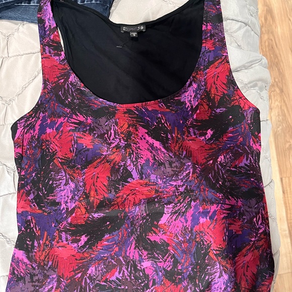 Women's Tops Collection - Picture 3 of 8